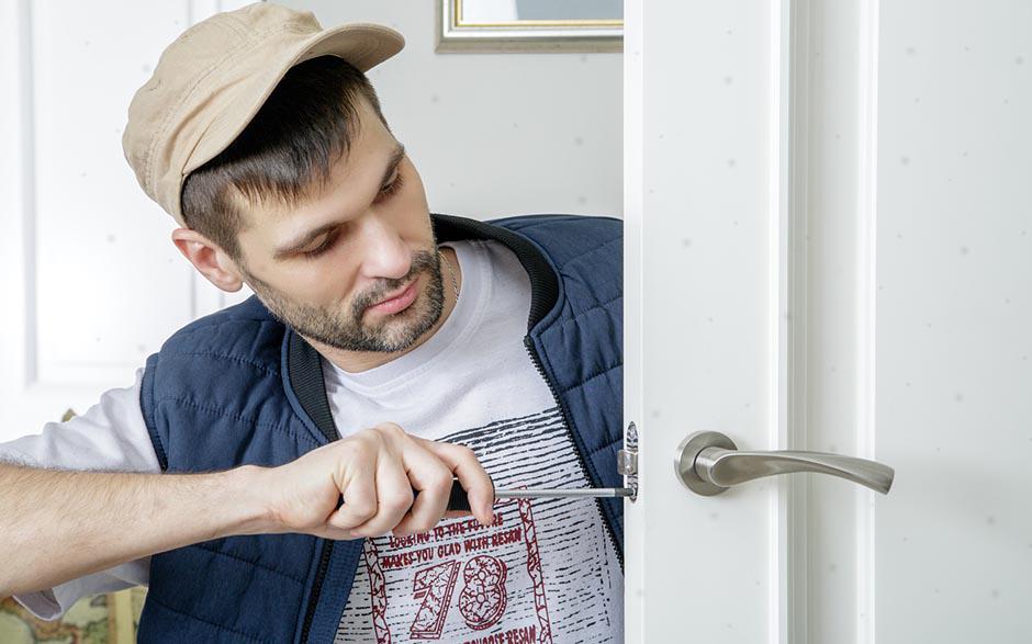techniciens qualifiés serrurier ouverture de porte Paris