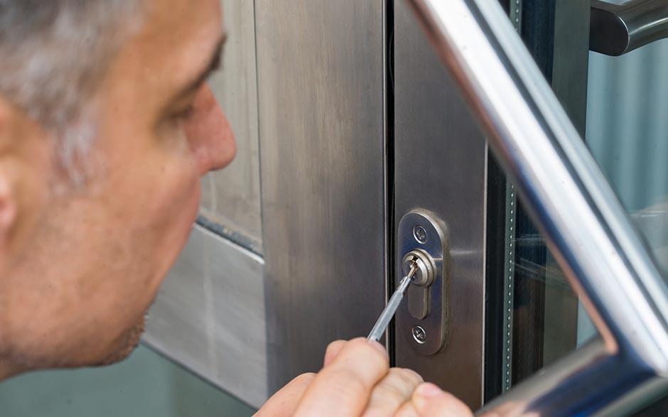 techniciens qualifiés serrurier ouverture de porte Paris